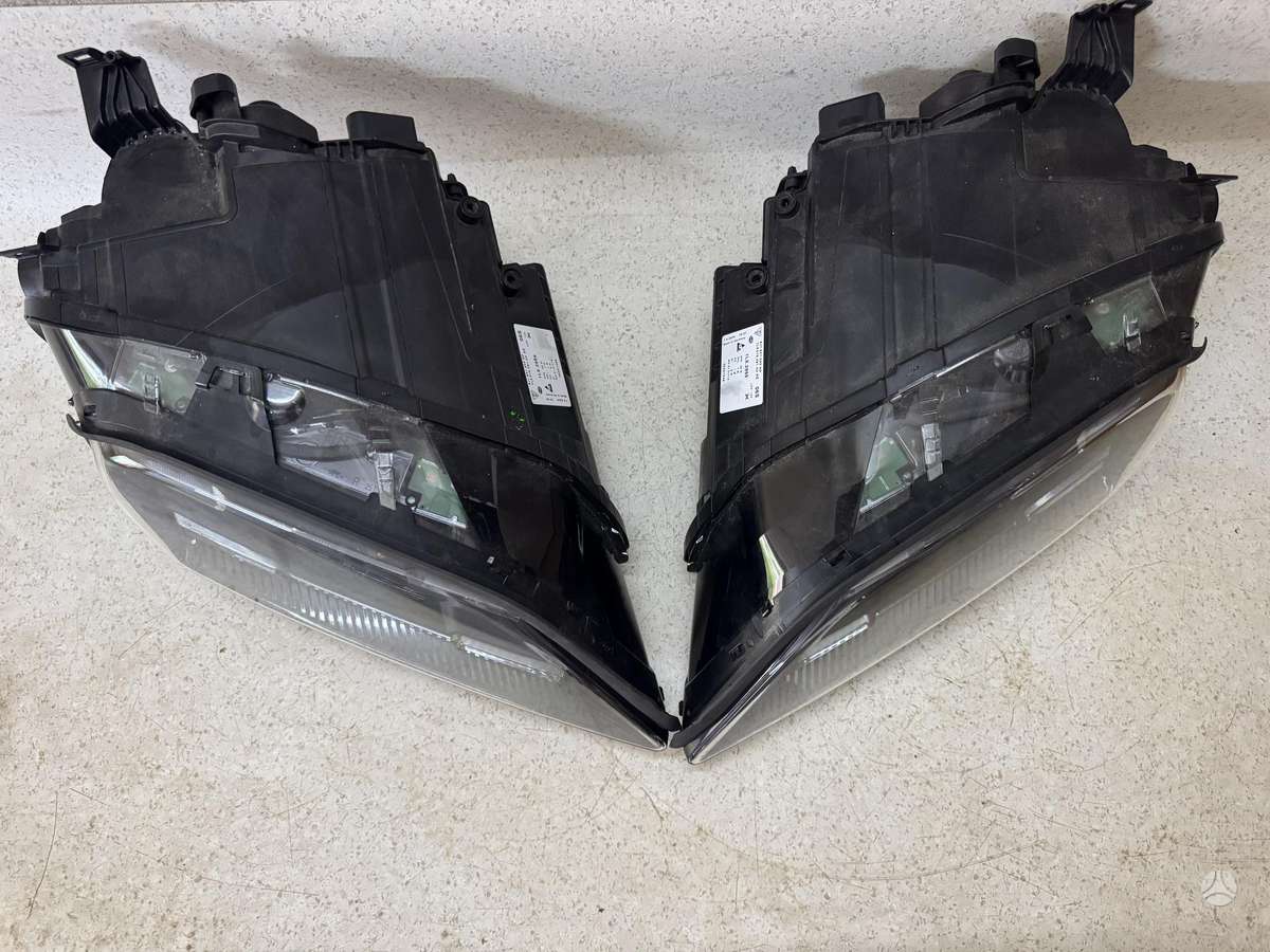 Porsche Taycan lights