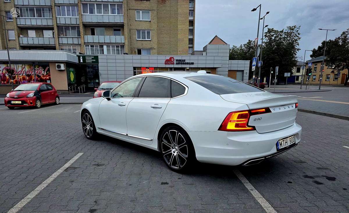 Volvo S90, 2.0 l., Седан