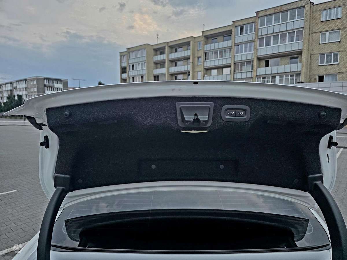 Volvo S90, 2.0 l., Седан