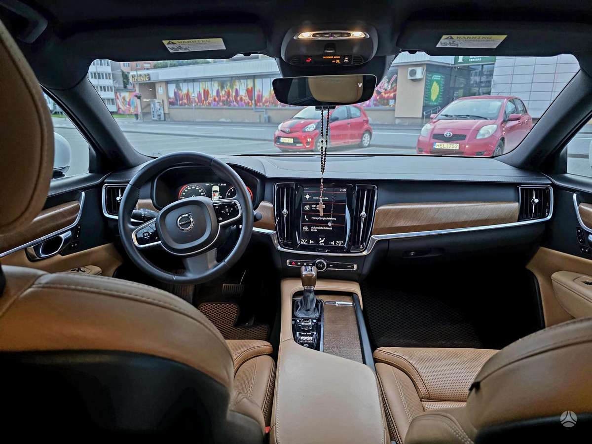 Volvo S90, 2.0 l., Седан