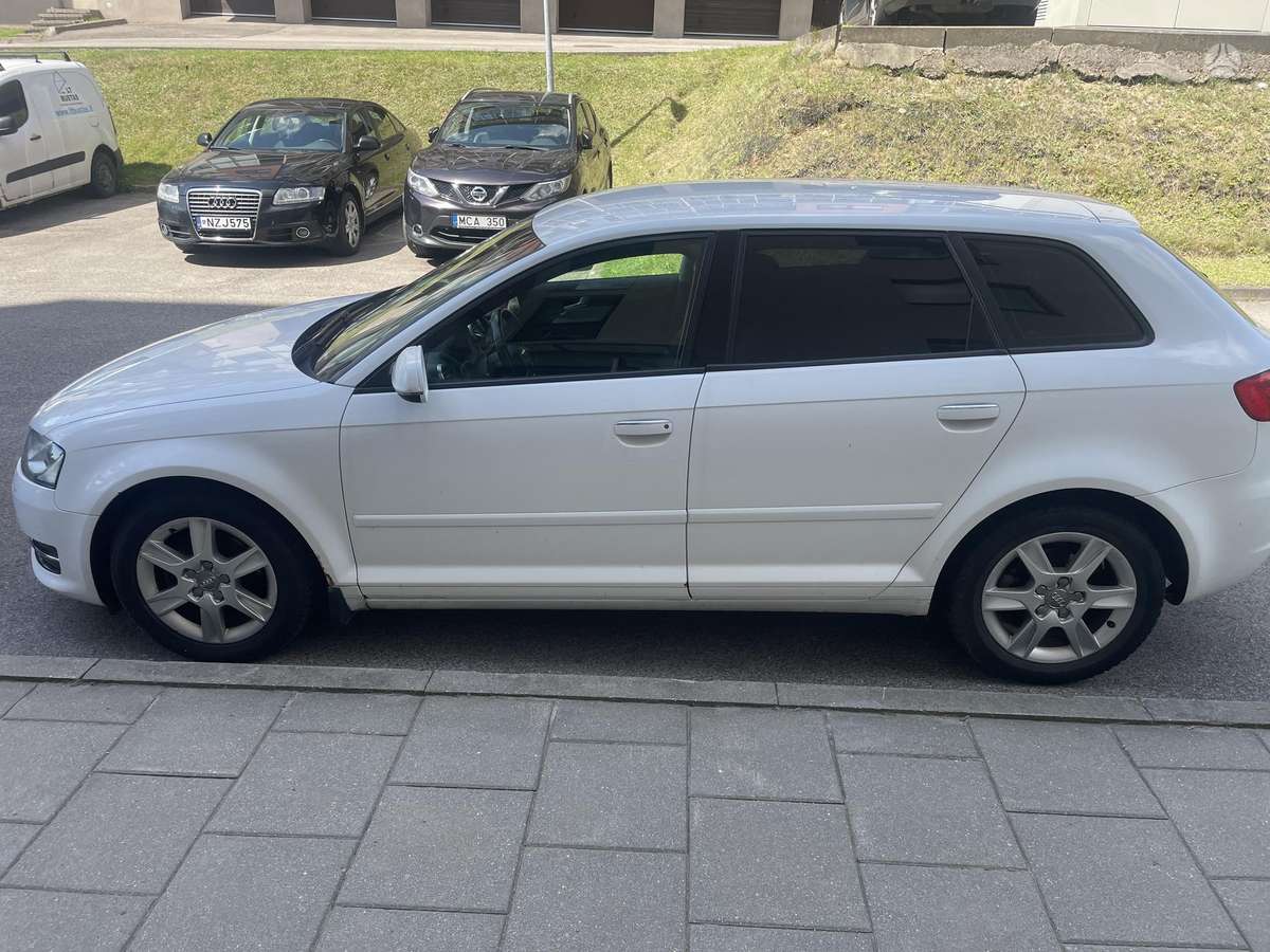Audi A3, 1.6 l., Хэтчбек