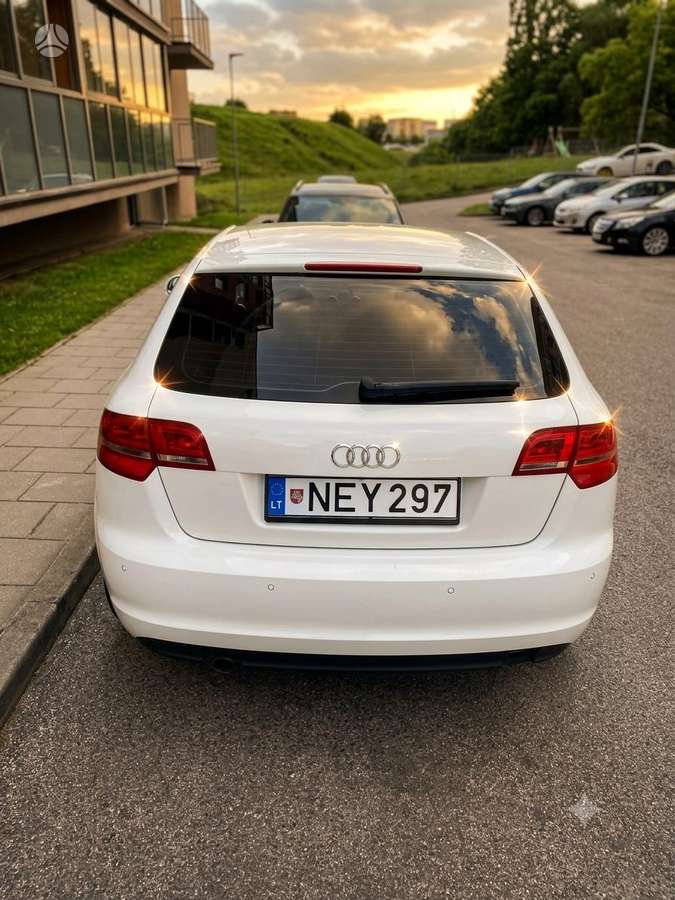 Audi A3, 1.6 l., Хэтчбек