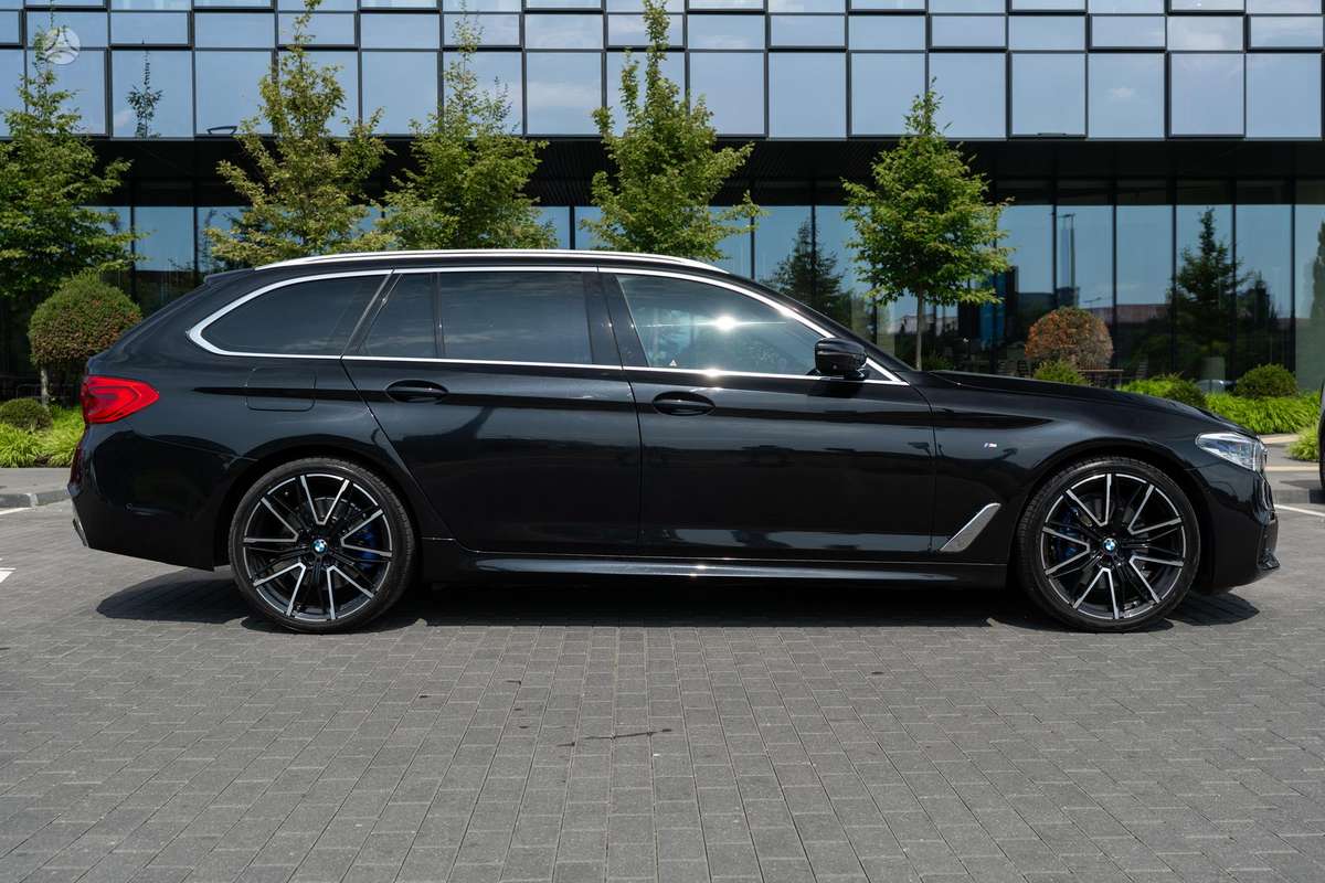 BMW 530, Универсал