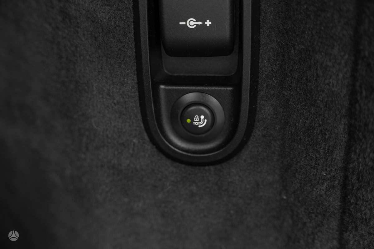 BMW 530, universalas