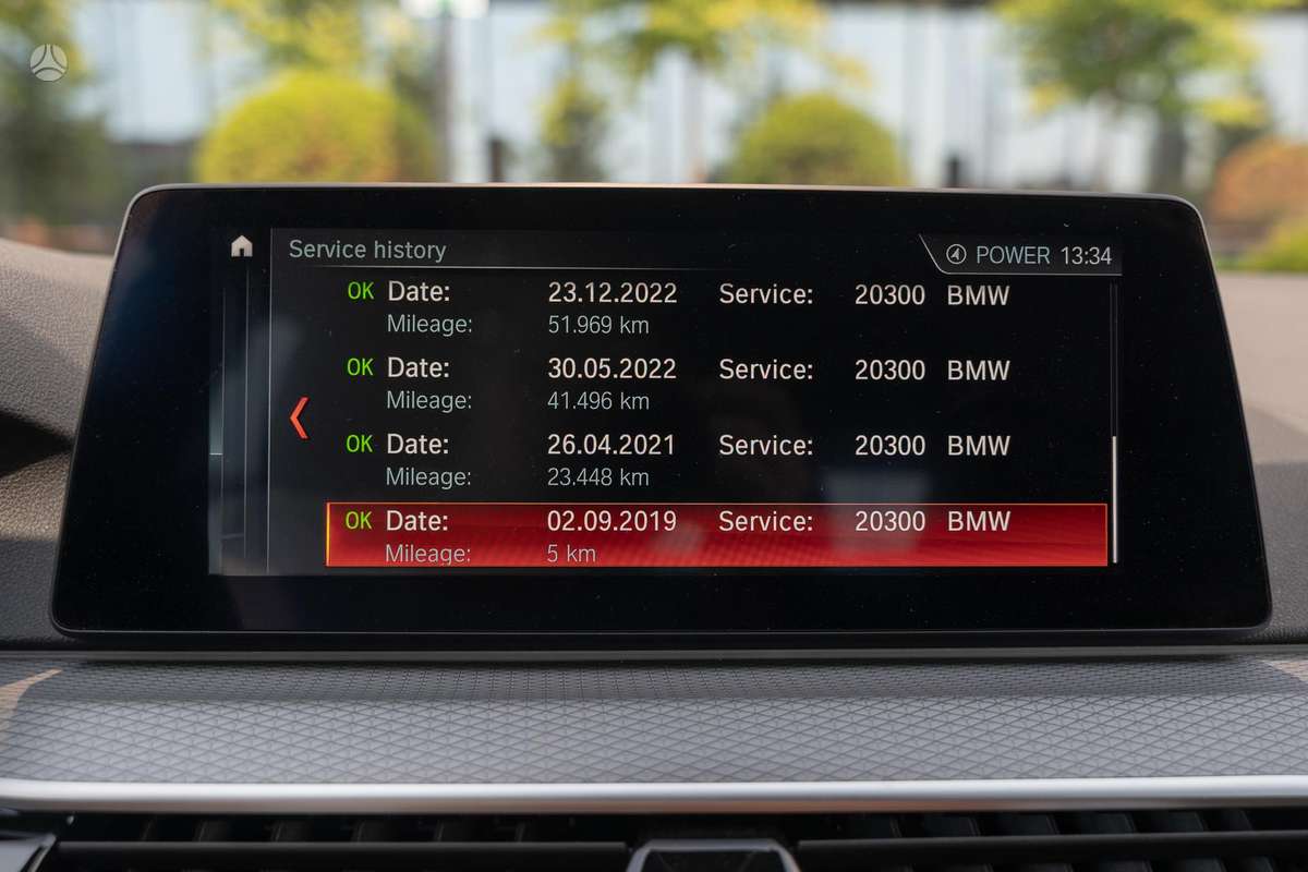 BMW 530, universalas