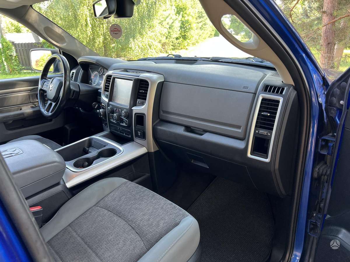 Dodge Ram, 5.7 l., off-road / crossover