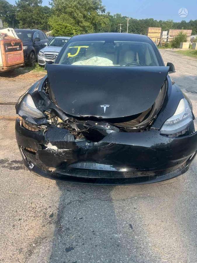 Tesla Model 3, 62 kWh, sedanas