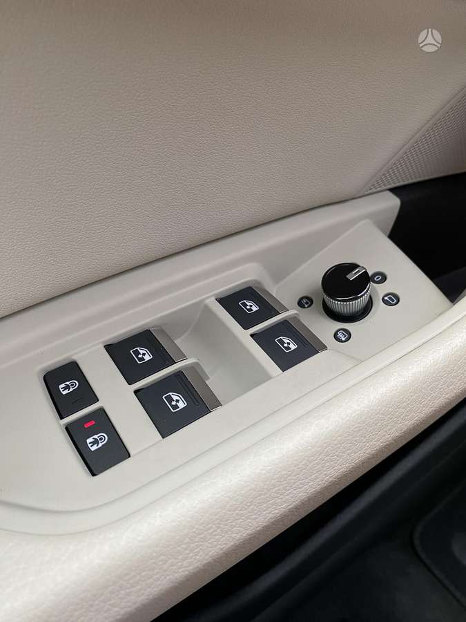 Audi e-tron, 71 kWh, off-road / crossover