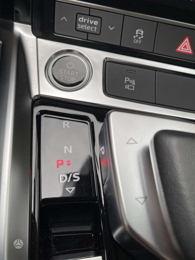 Audi e-tron, 71 kWh, off-road / crossover