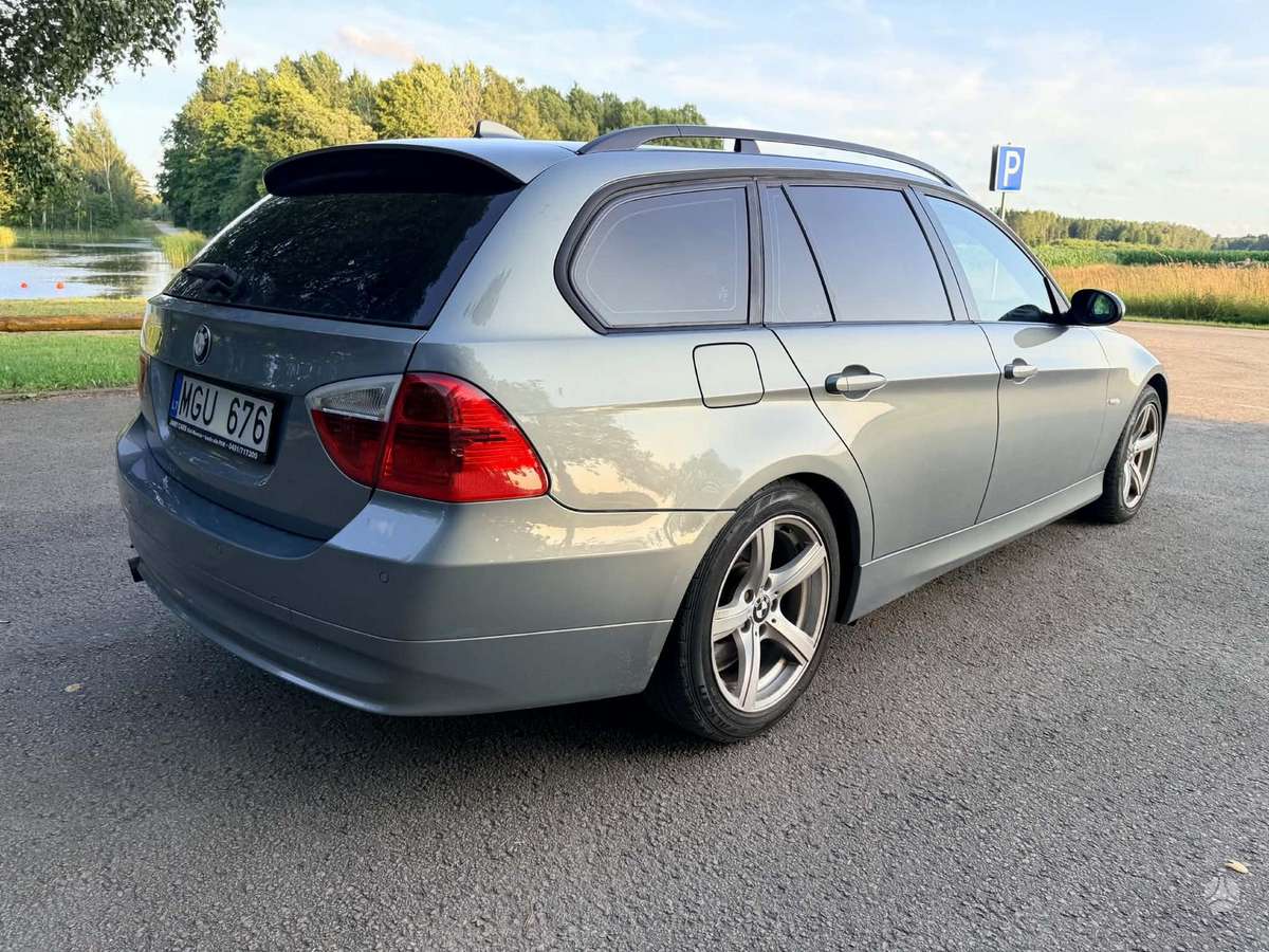 BMW 320, 2.0 l., wagon
