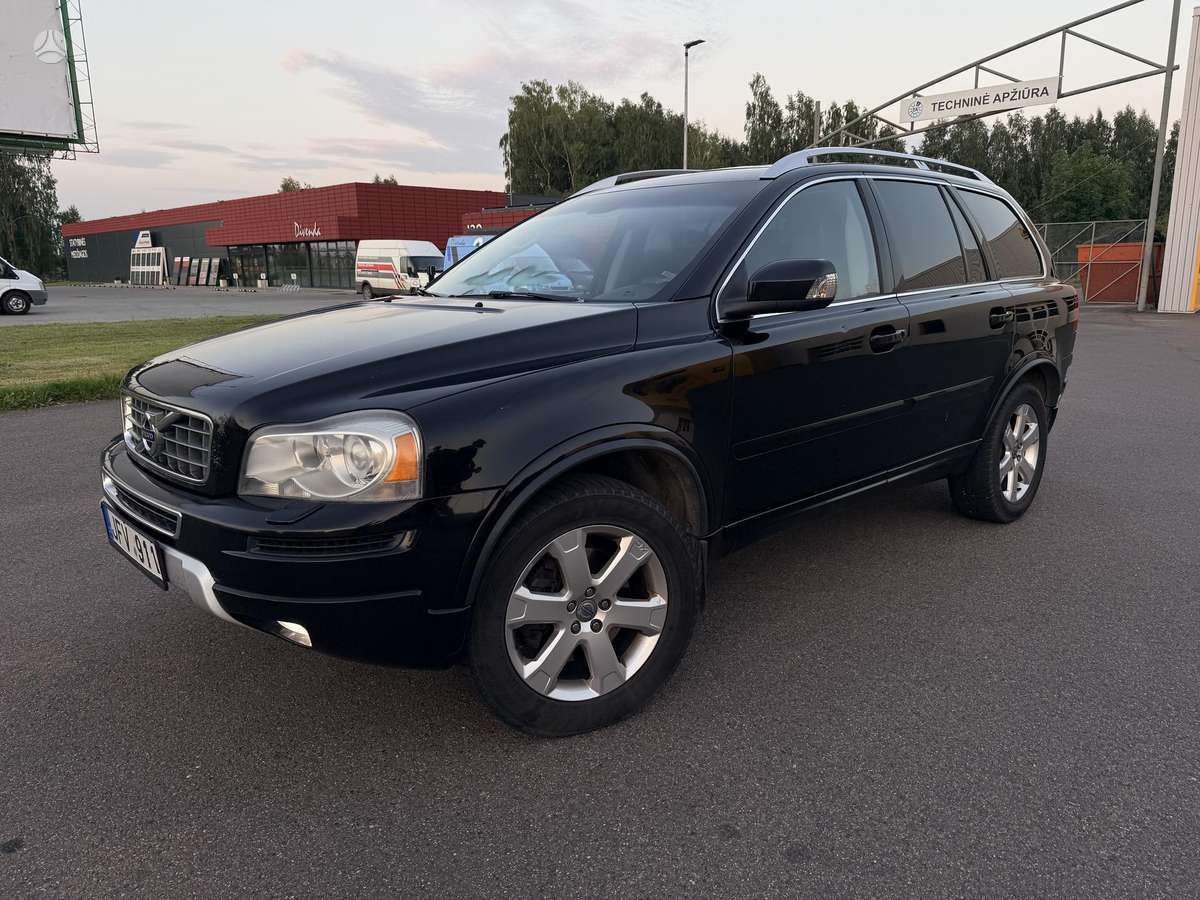 Volvo XC90 - 1