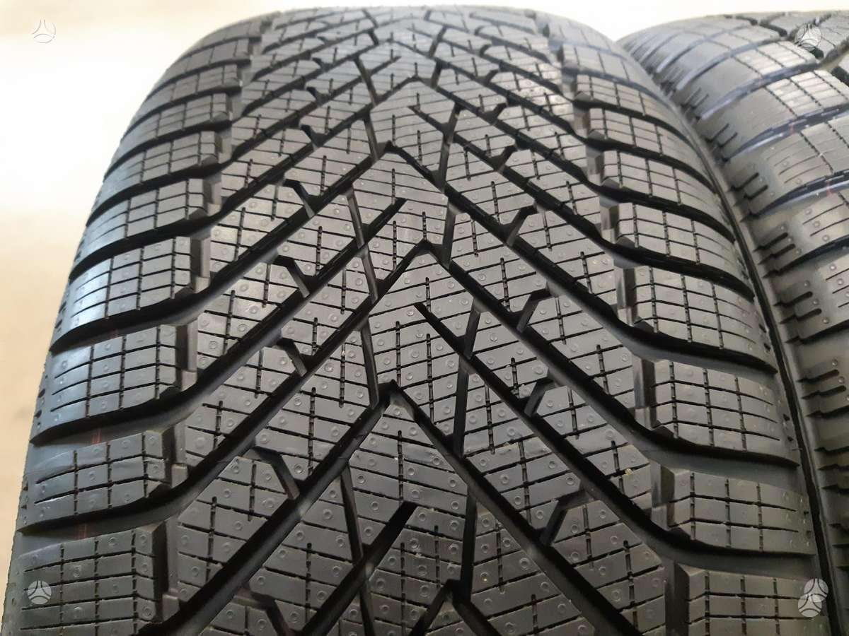 Pirelli 2025m Winter.2 SUV4x4*, всесезонные 295/35 R23