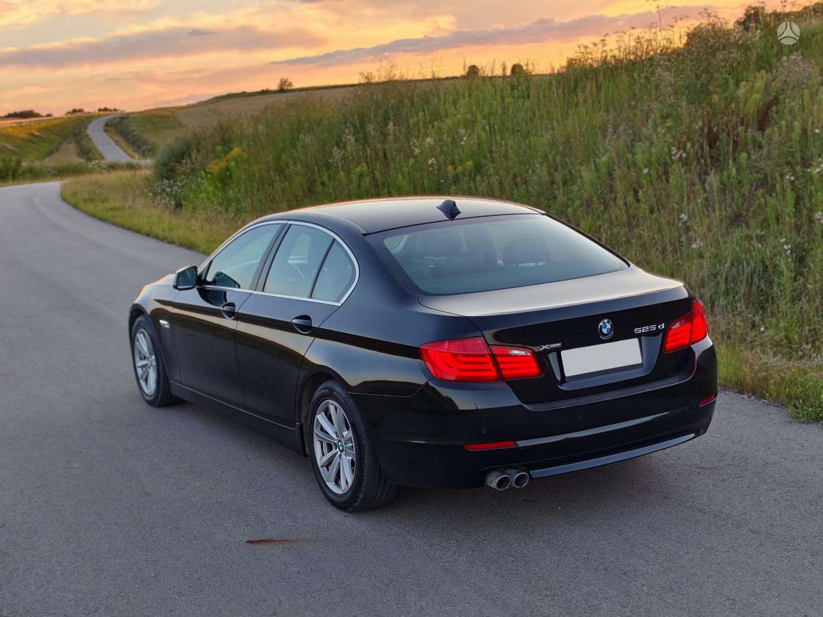 BMW 525, 2.0 l., Седан