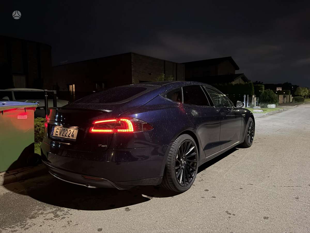 Tesla Model S, saloon / sedan