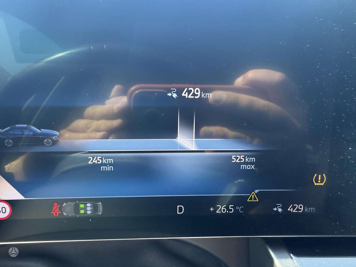 BMW i5, Седан