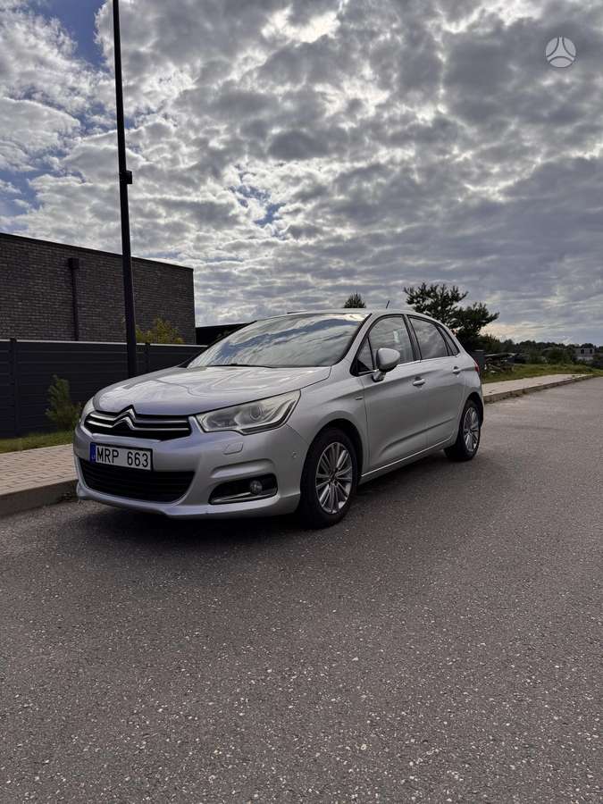 Citroen C4, 1.6 l., hatchback