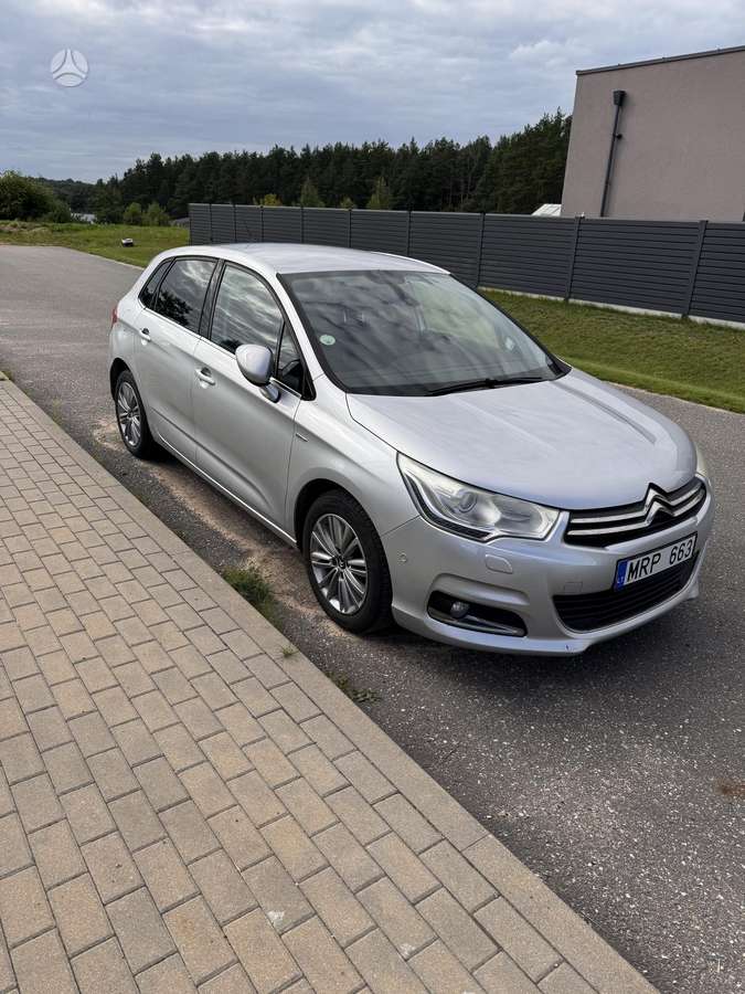 Citroen C4, 1.6 l., hatchback