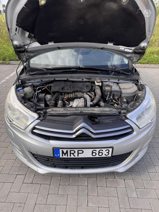 Citroen C4, 1.6 l., hatchback