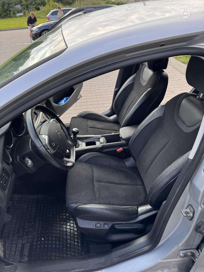 Citroen C4, 1.6 l., hatchback