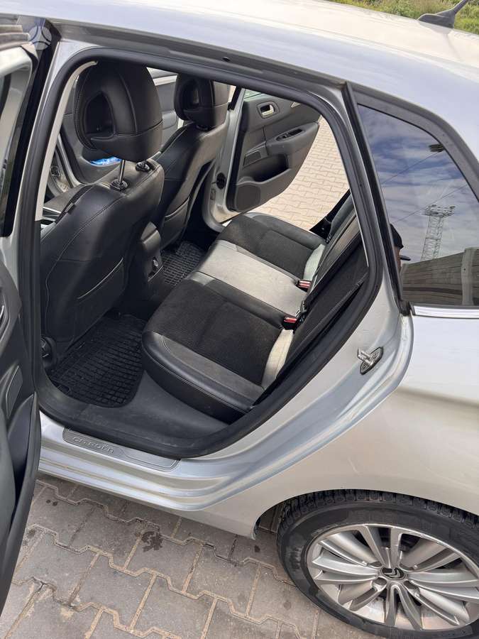 Citroen C4, 1.6 l., hatchback