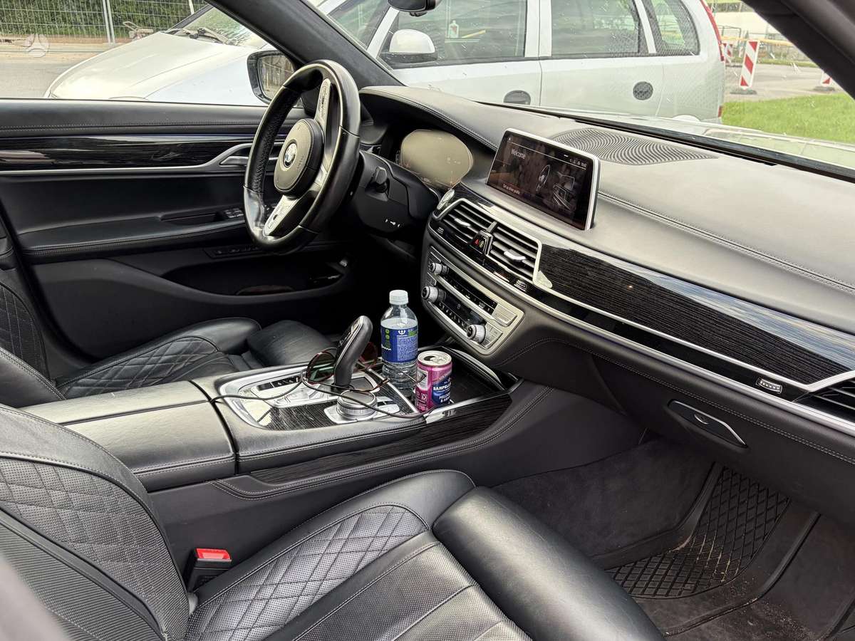 BMW 730, 3.0 l., Седан