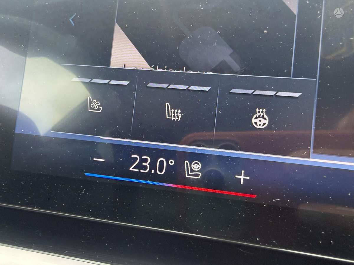 BMW i5, Седан