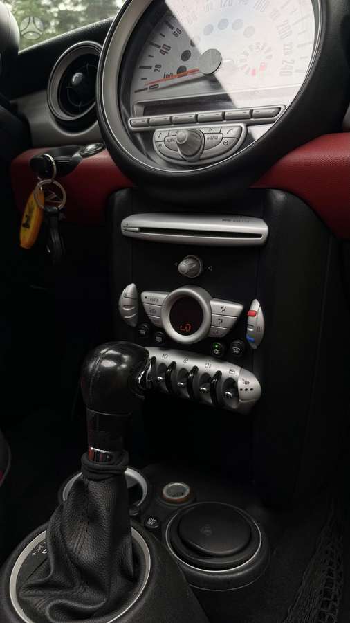 Mini Cooper, 1.6 l., hatchback