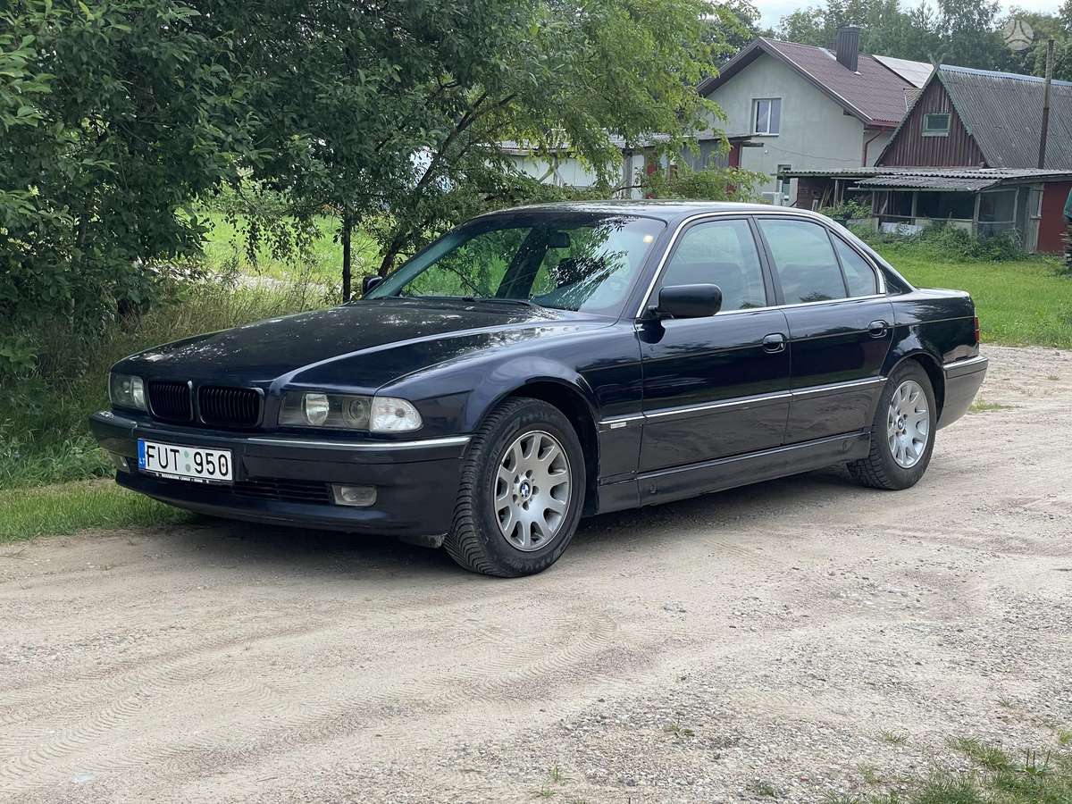 BMW 725, 2.5 l., Седан