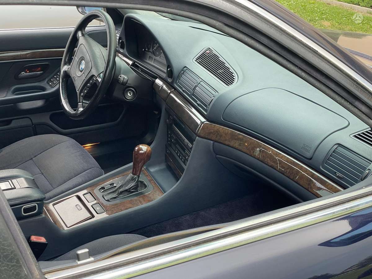 BMW 725, 2.5 l., Седан
