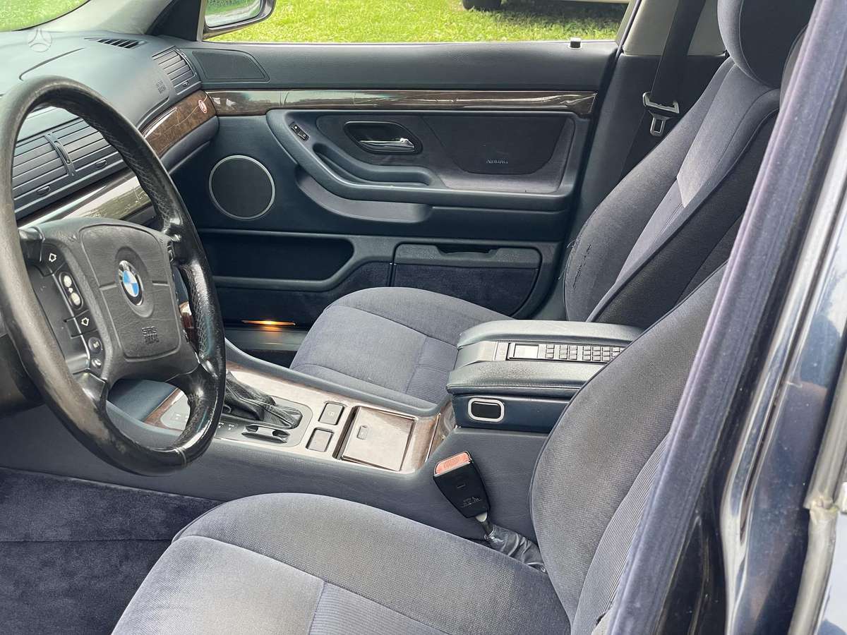 BMW 725, 2.5 l., Седан