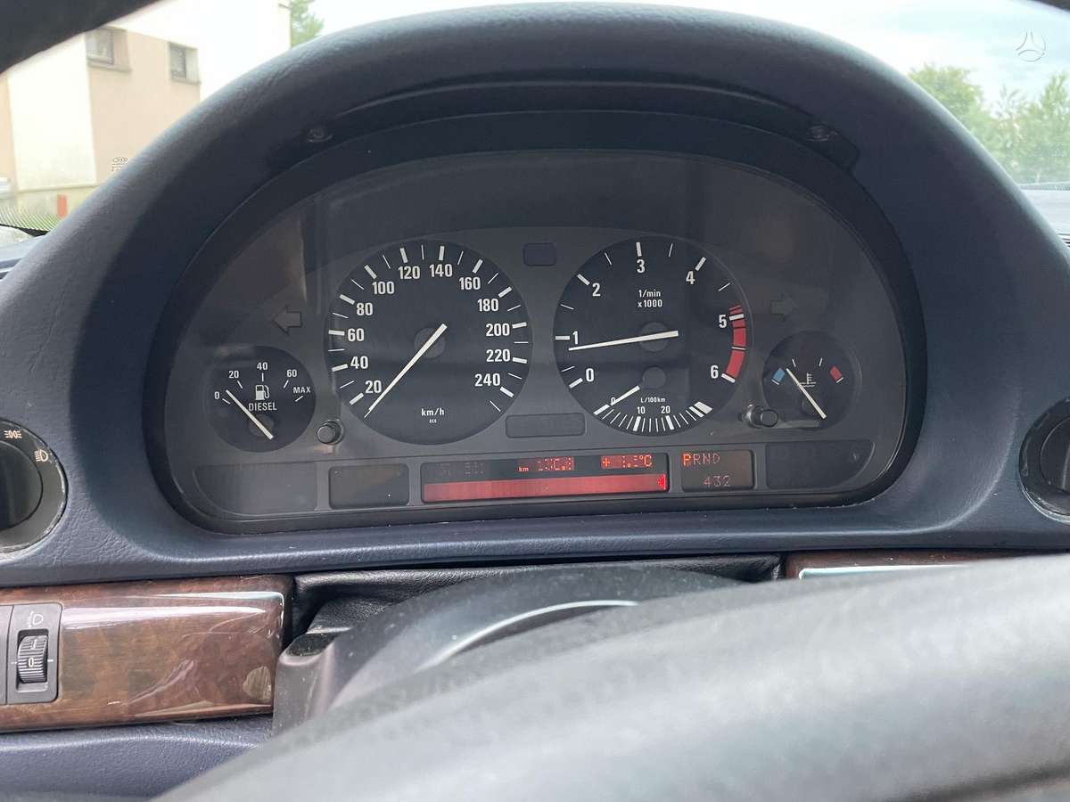 BMW 725, 2.5 l., Седан