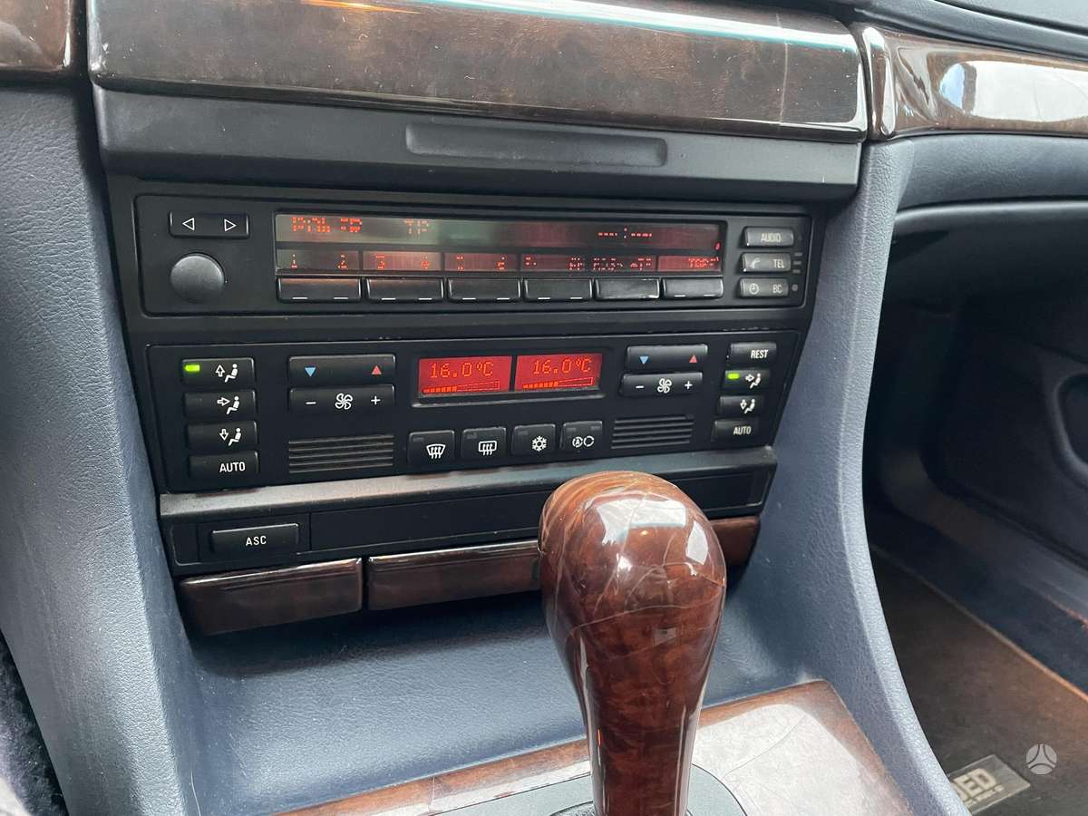 BMW 725, 2.5 l., Седан