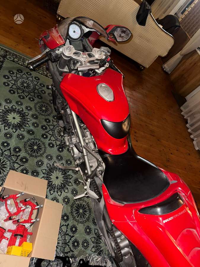 Ducati 749, superbikes