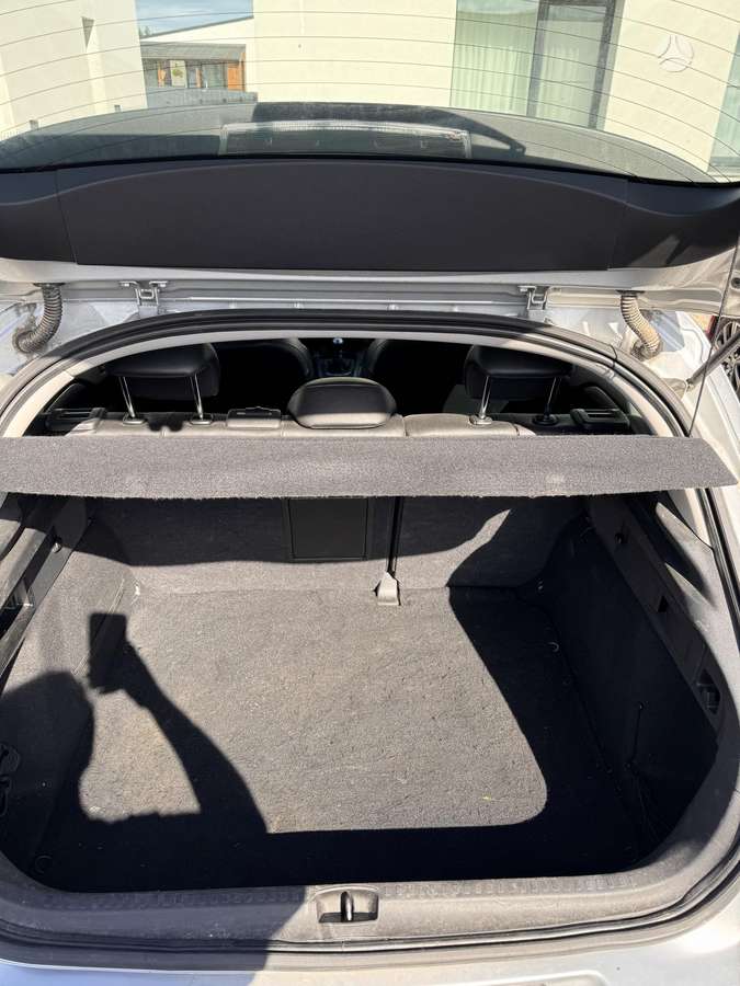 Citroen C4, 1.6 l., hatchback