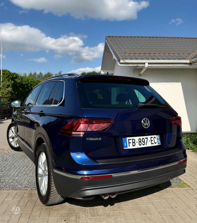Volkswagen Tiguan - 4