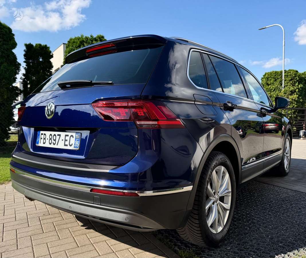 Volkswagen Tiguan - 10