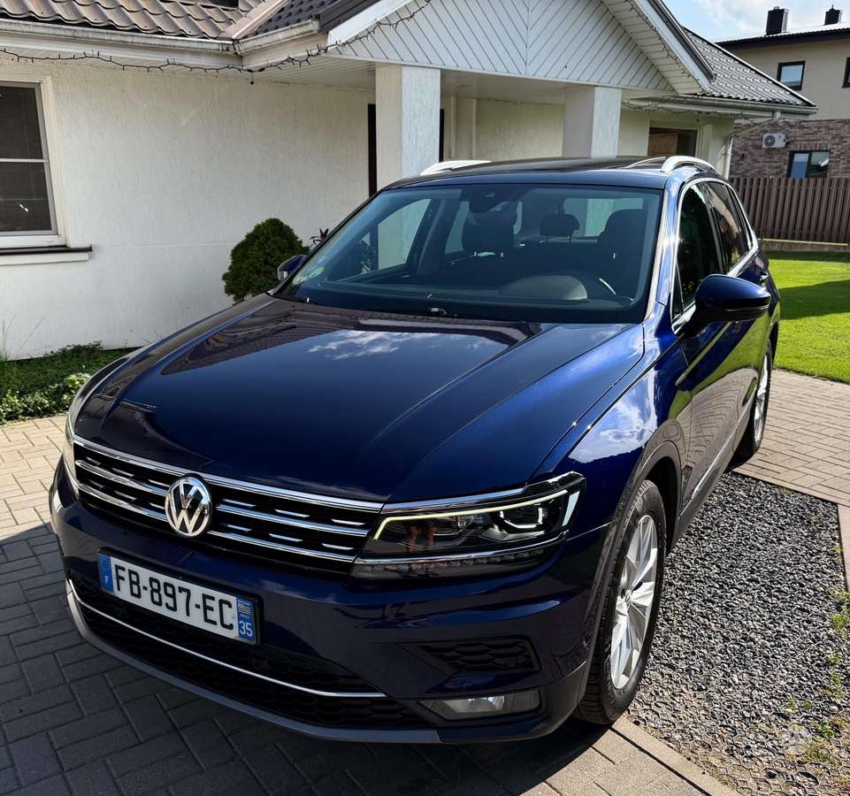 Volkswagen Tiguan - 12