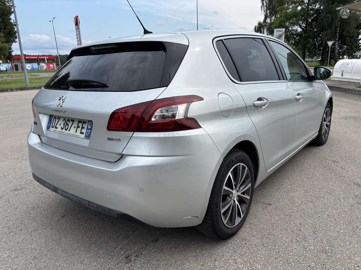 Peugeot 308, 1.2 l., hatchback