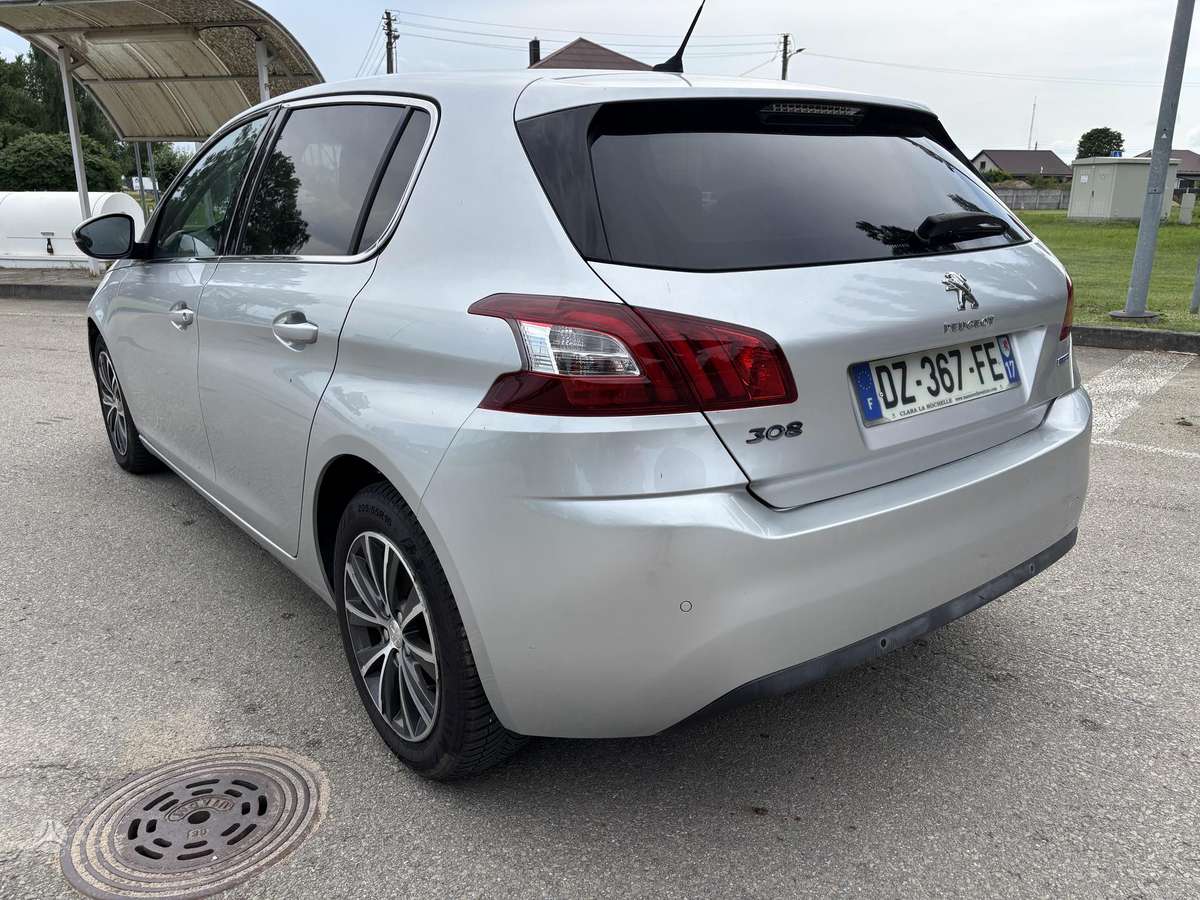 Peugeot 308, 1.2 l., hatchback