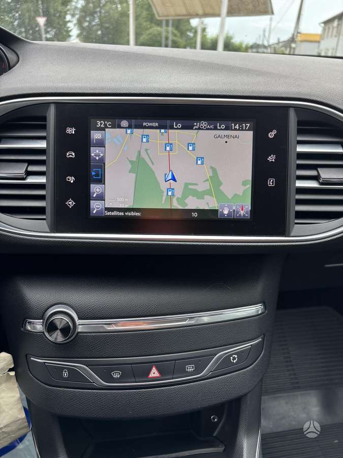 Peugeot 308, 1.2 l., hatchback