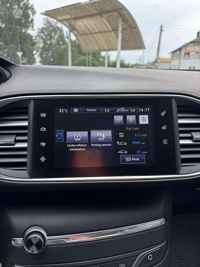 Peugeot 308, 1.2 l., hatchback