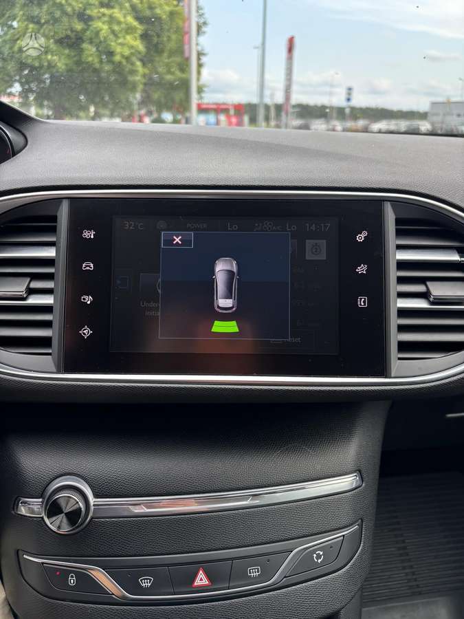 Peugeot 308, 1.2 l., hatchback