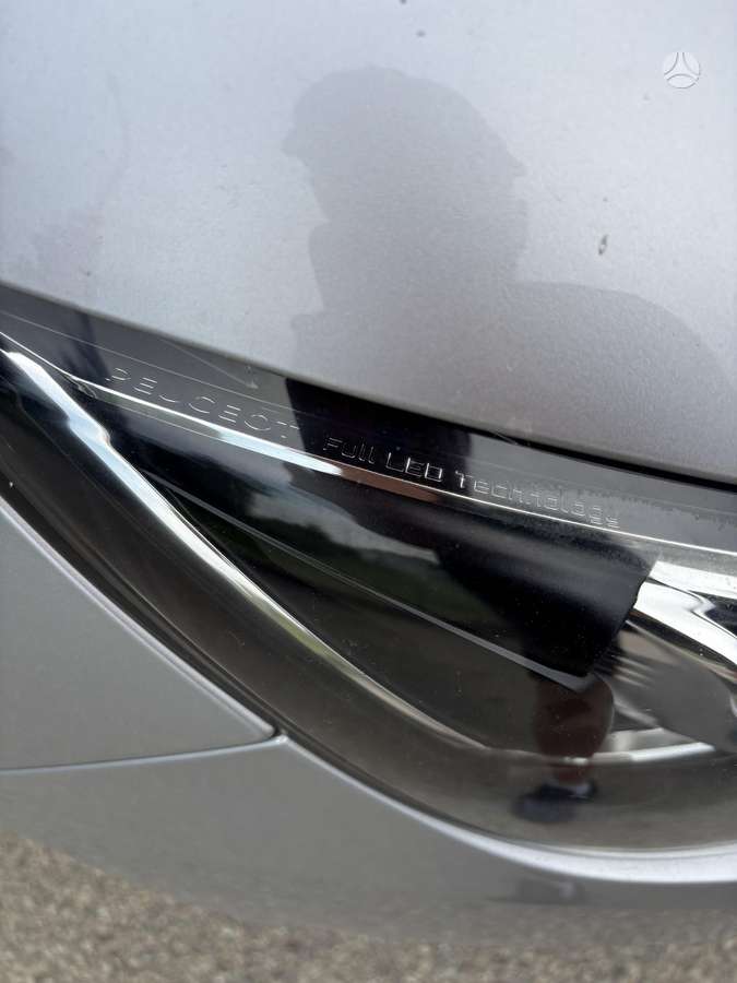Peugeot 308, 1.2 l., hatchback