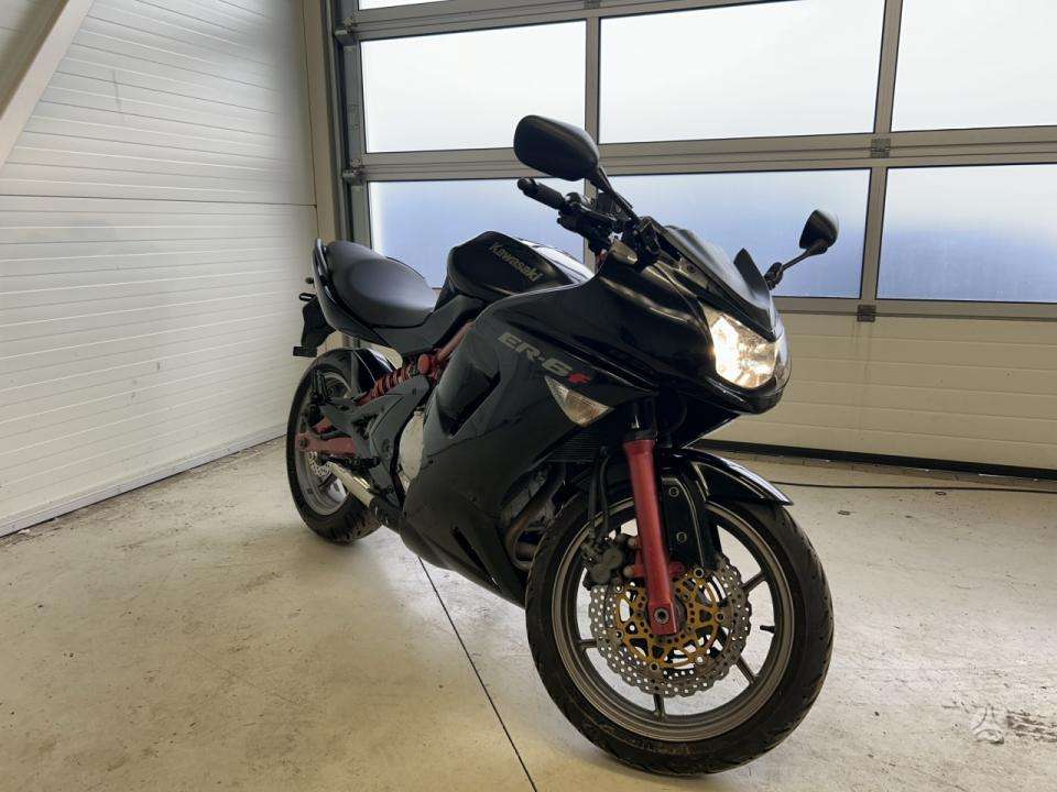 Kawasaki ER 649cc, street / classic