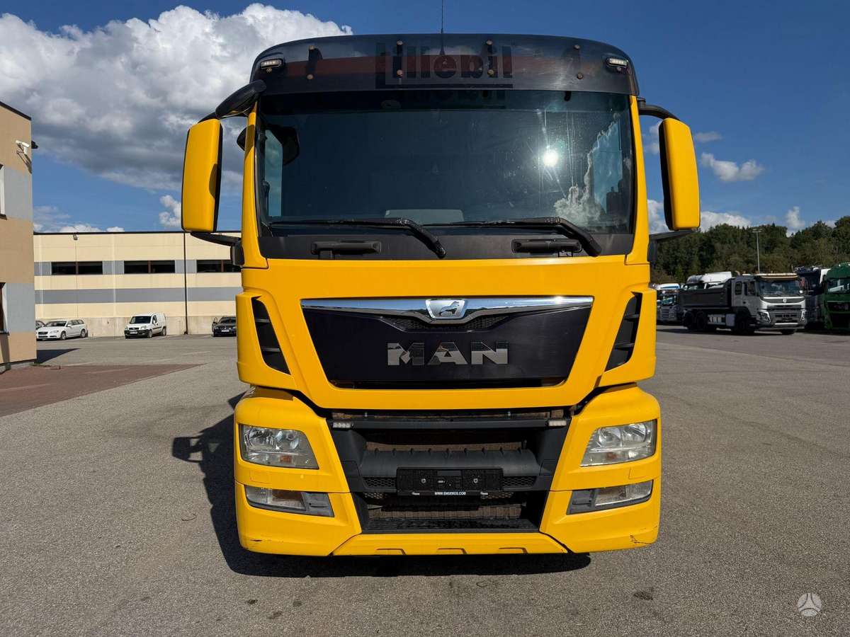 MAN TGS 26.320, box trucks / box vans