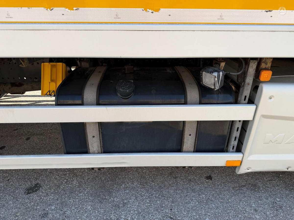 MAN TGS 26.320, box trucks / box vans