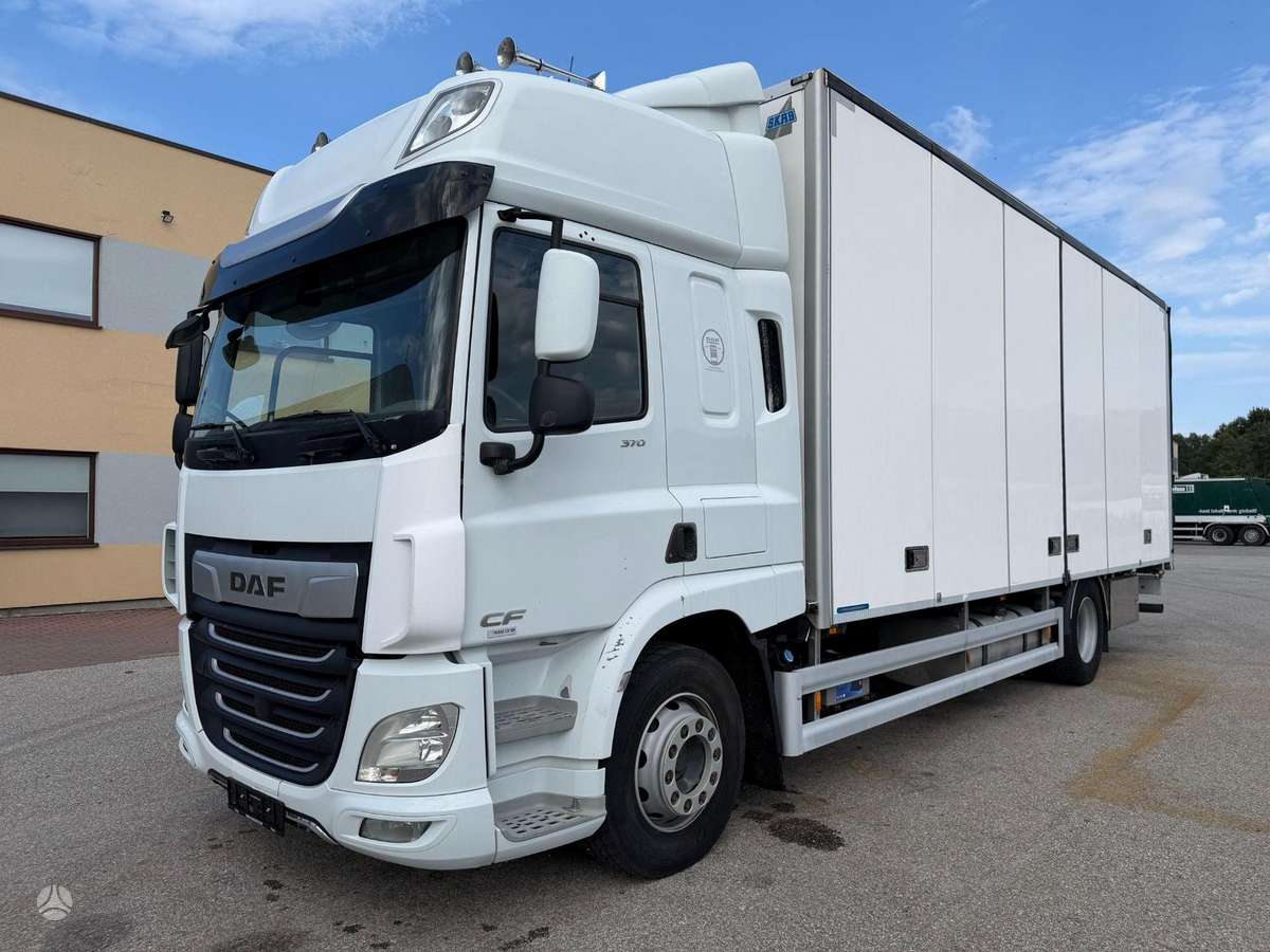 DAF CF370, box trucks / box vans