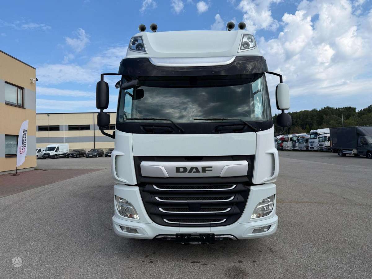 DAF CF370, box trucks / box vans