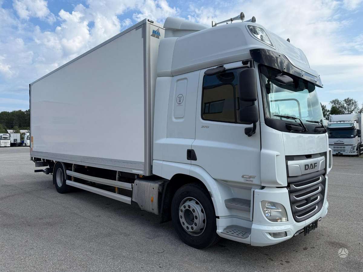 DAF CF370, box trucks / box vans