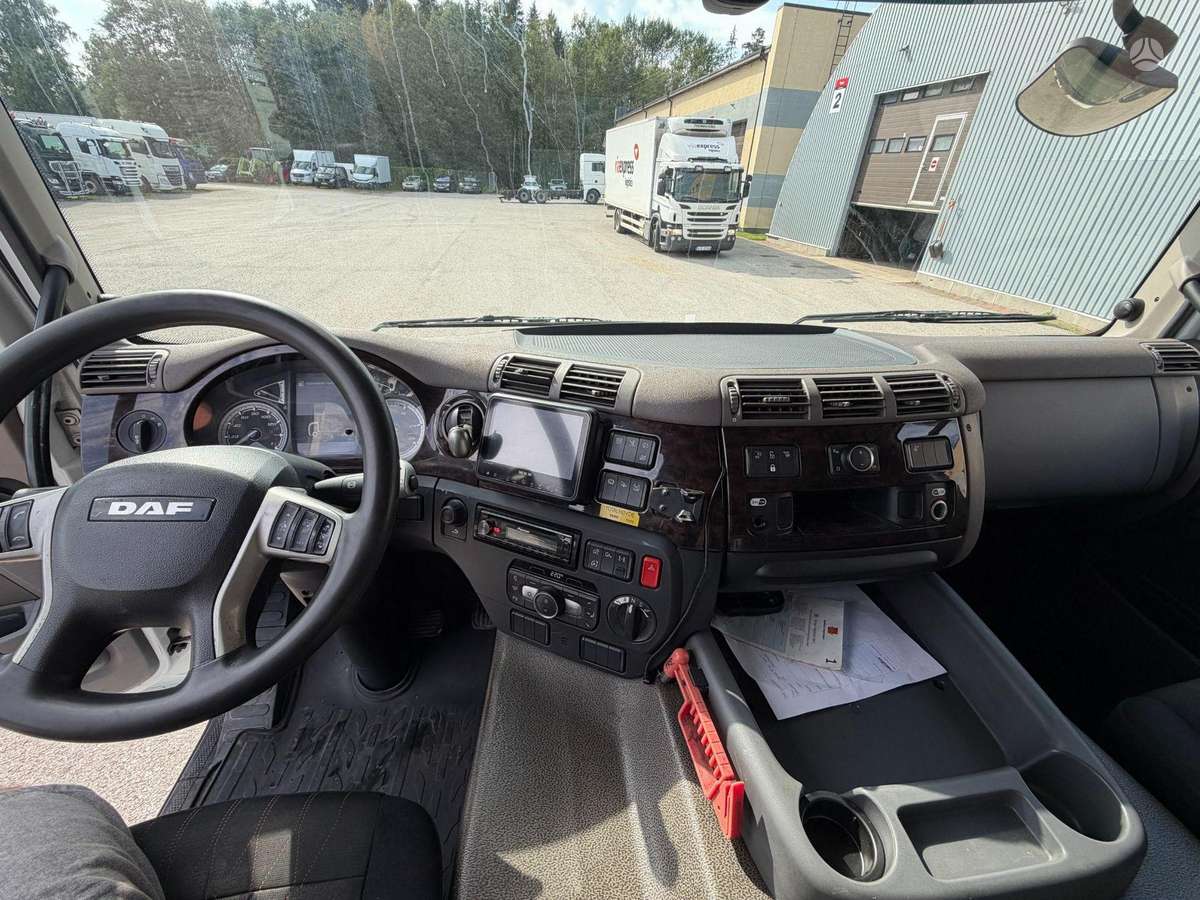 DAF CF370, box trucks / box vans